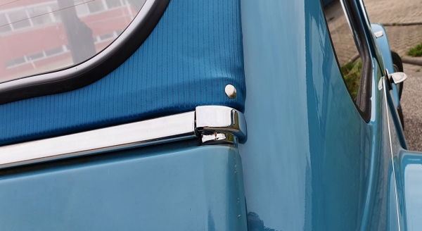 Rolldachecke rechts -verchromt- (ohne Schrauben), 2CV